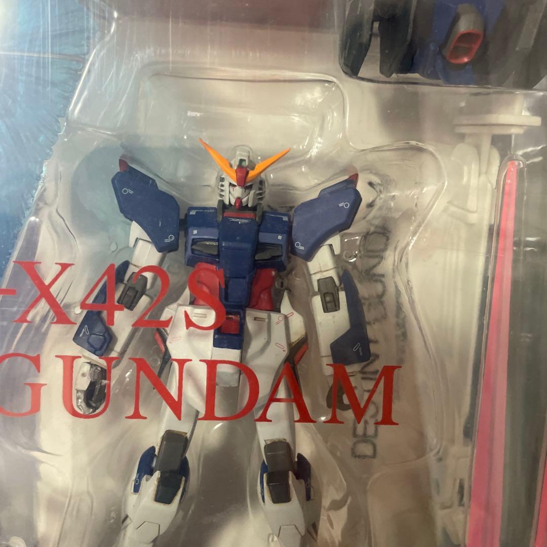 コズミックリージョン　ガンダムフィギュア4体セット　ガンダムfix