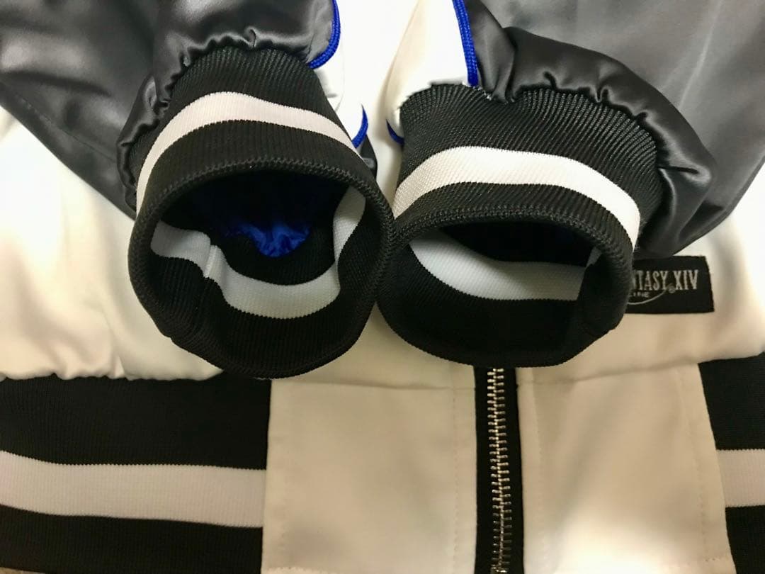 FF14 公式 スカジャン ナイト インサートコイン製 - メルカリ