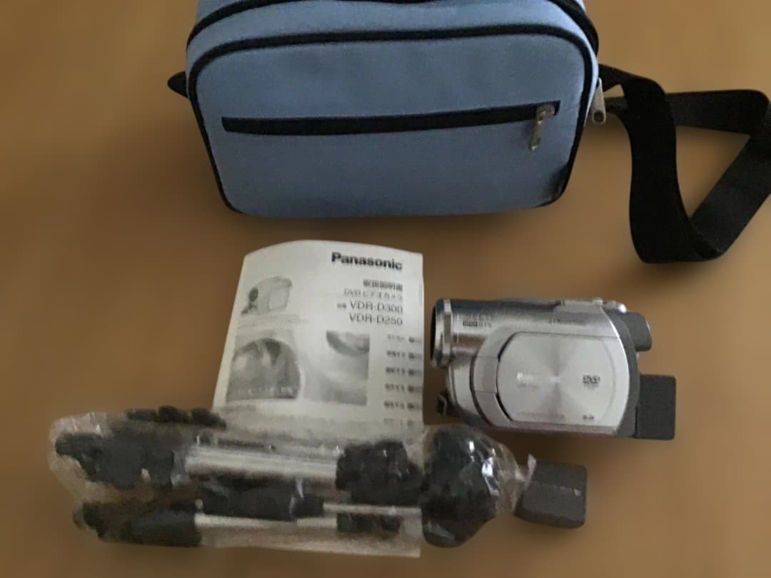 Panasonic HDC-SD250 ビデオカメラ 本体　充電器無しで良ければ パナソニック、USB Type-C充電に対応したビデオカメラ 4KとフルHDの2