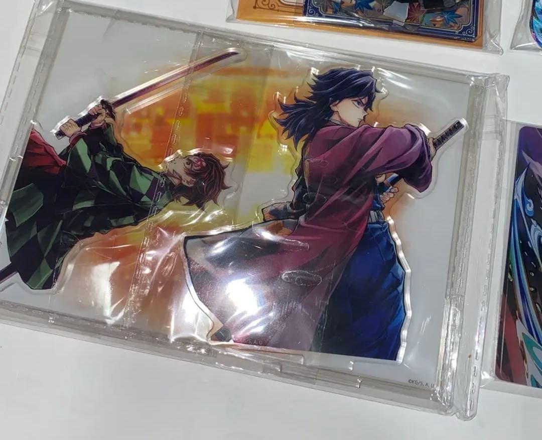 鬼滅の刃　富岡義勇　WEBSHOPくじ 京まふ　繋ぐ　アクリルスタンド　缶バッジ