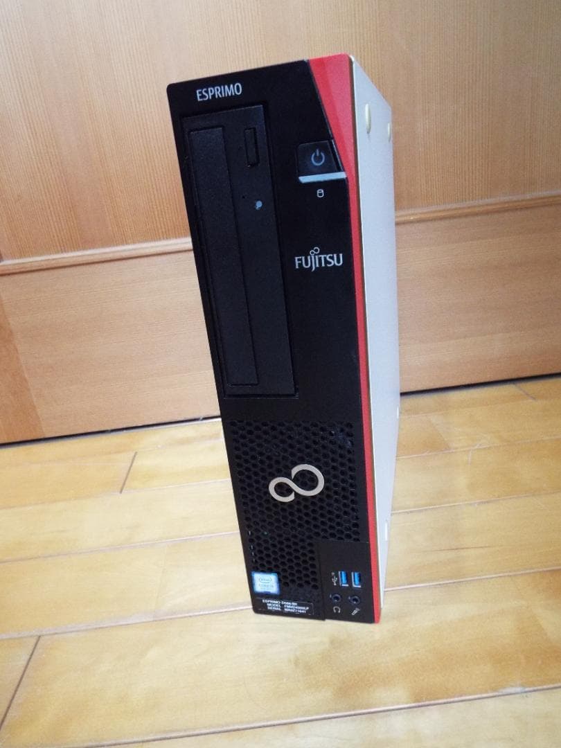 ESPRIMO D588/BX i5-9500 32G SSD512G+HDD1