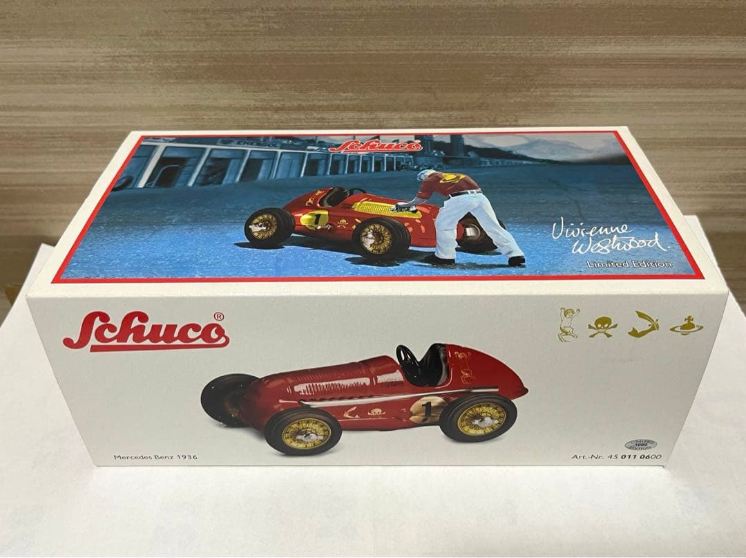 Vivienne Westwood コラボ Schuco ミニカー レッド - メルカリ