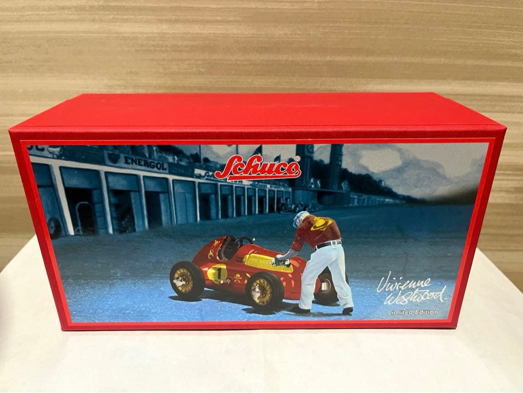 Vivienne Westwood コラボ Schuco ミニカー レッド - メルカリ