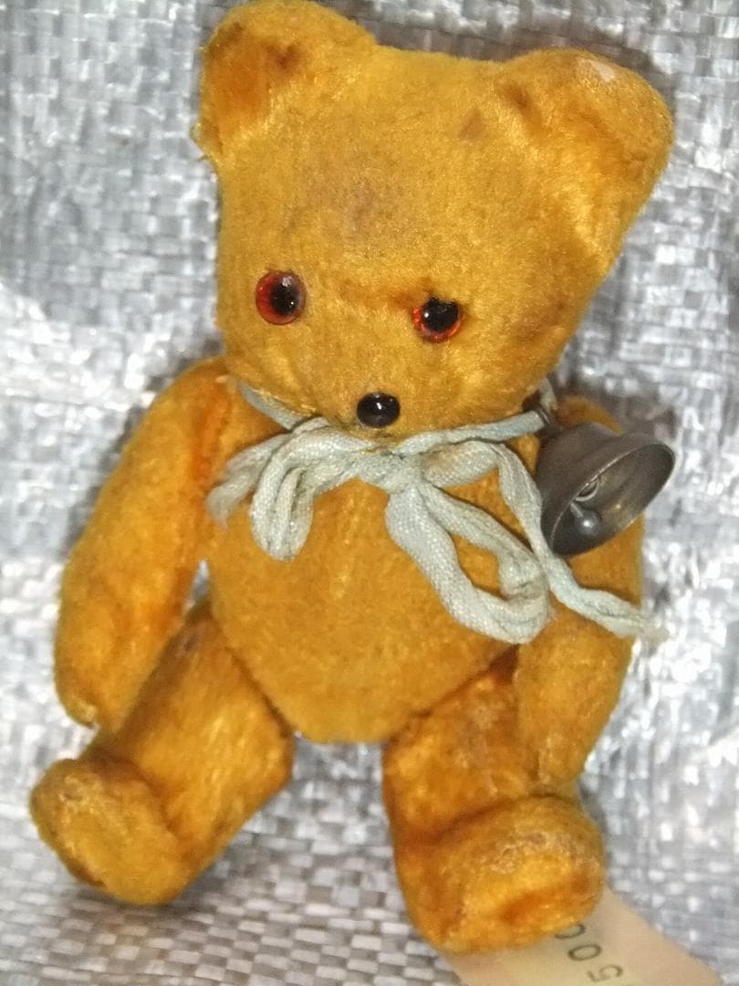 175.00 イギリスポンド値札がついたままのベアちゃん　時代色付きです