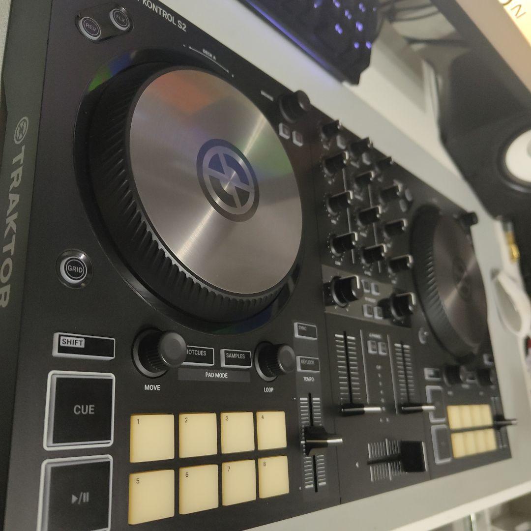 TRAKTOR KONTROL S2MK3 DJコントローラー Native Instruments Traktor Kontrol S2 Mk3 DJ Controller with Mixer