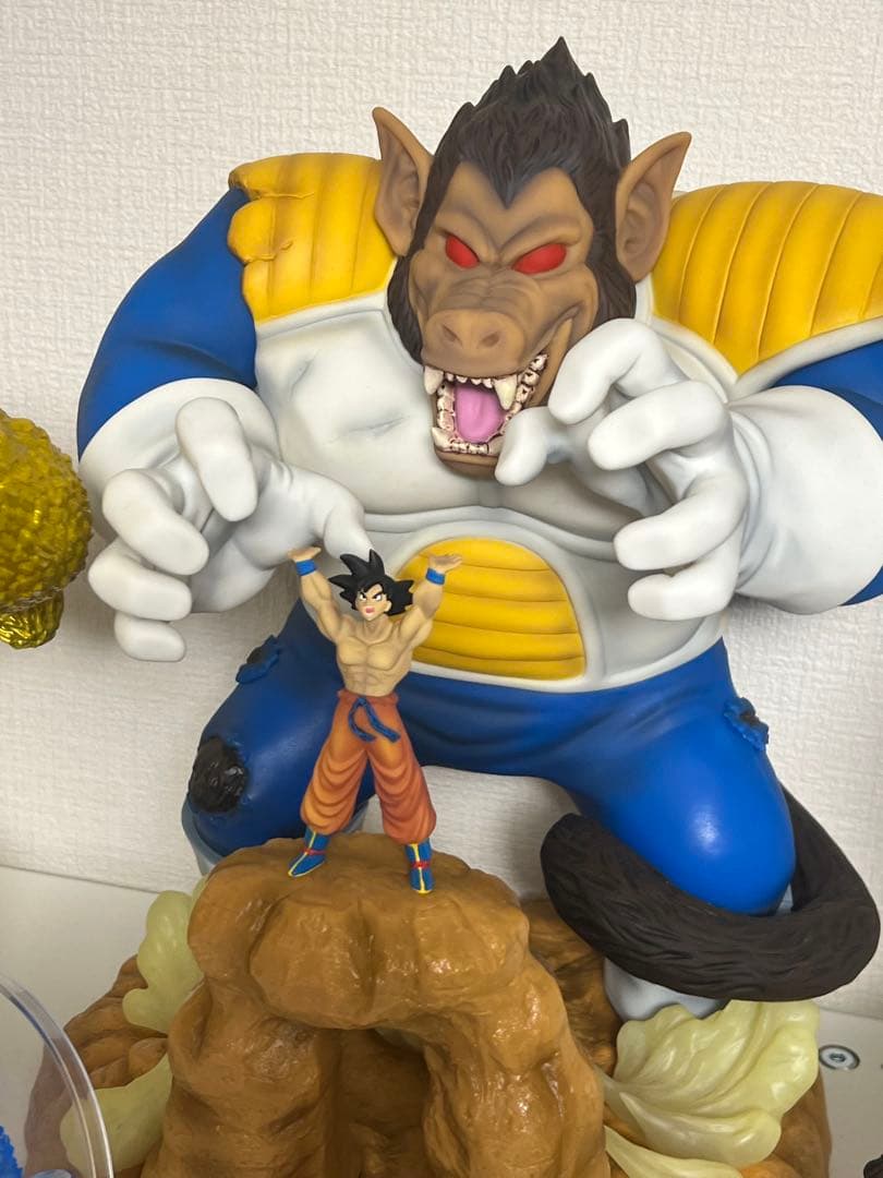 大人気！大猿フィギュア三体セット！大猿クリアディスプレイ付き