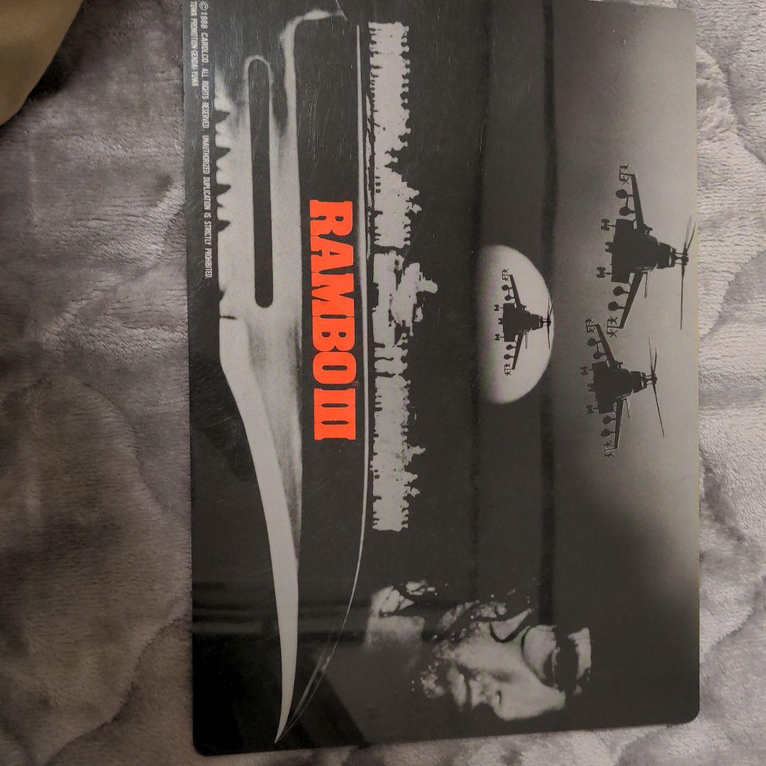 シルベスター・スタローンランボー下敷き