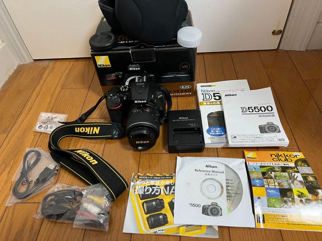 ※【美品】Nikon D5500 デジタル一眼レフセット ニコン（Nikon） Nikon D5500 300mm ダブルレンズセット カメラ レンズ