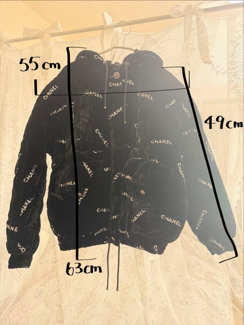【CHANEL】ブラック ダウンジャケット フード付き CHANEL（シャネル） ダウン ジャケット CHANEL 59万 ライトグレー