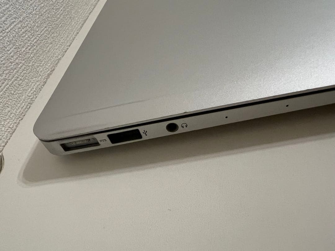 充電器付動作品】MacBook Air 2013 13インチ 本体＋カバー
