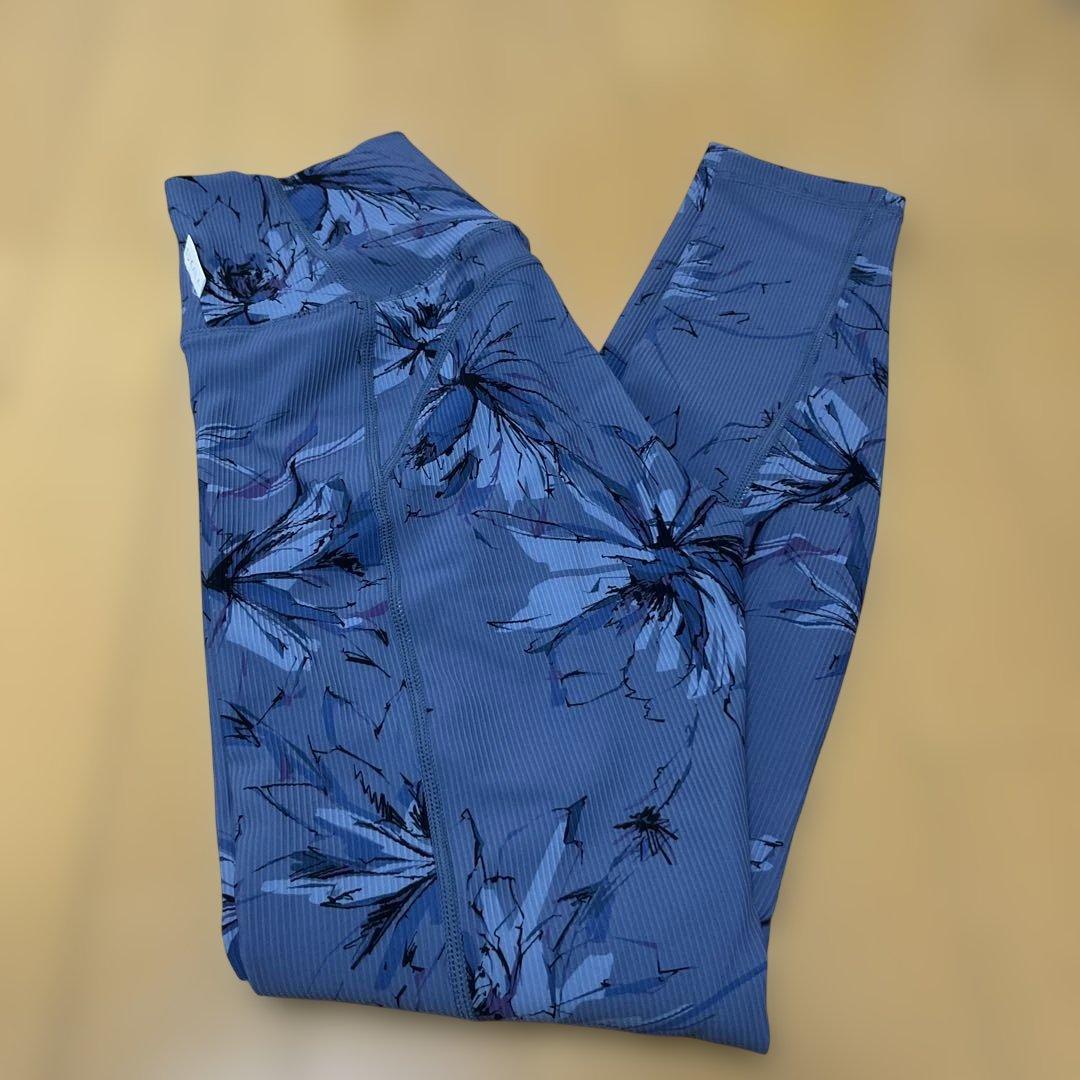 SUKALA】リブBigフラワープリントレギンス - メルカリ