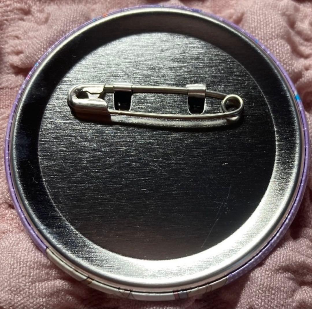 いれいす 缶バッジ VOISING学園祭 初兎 - メルカリ