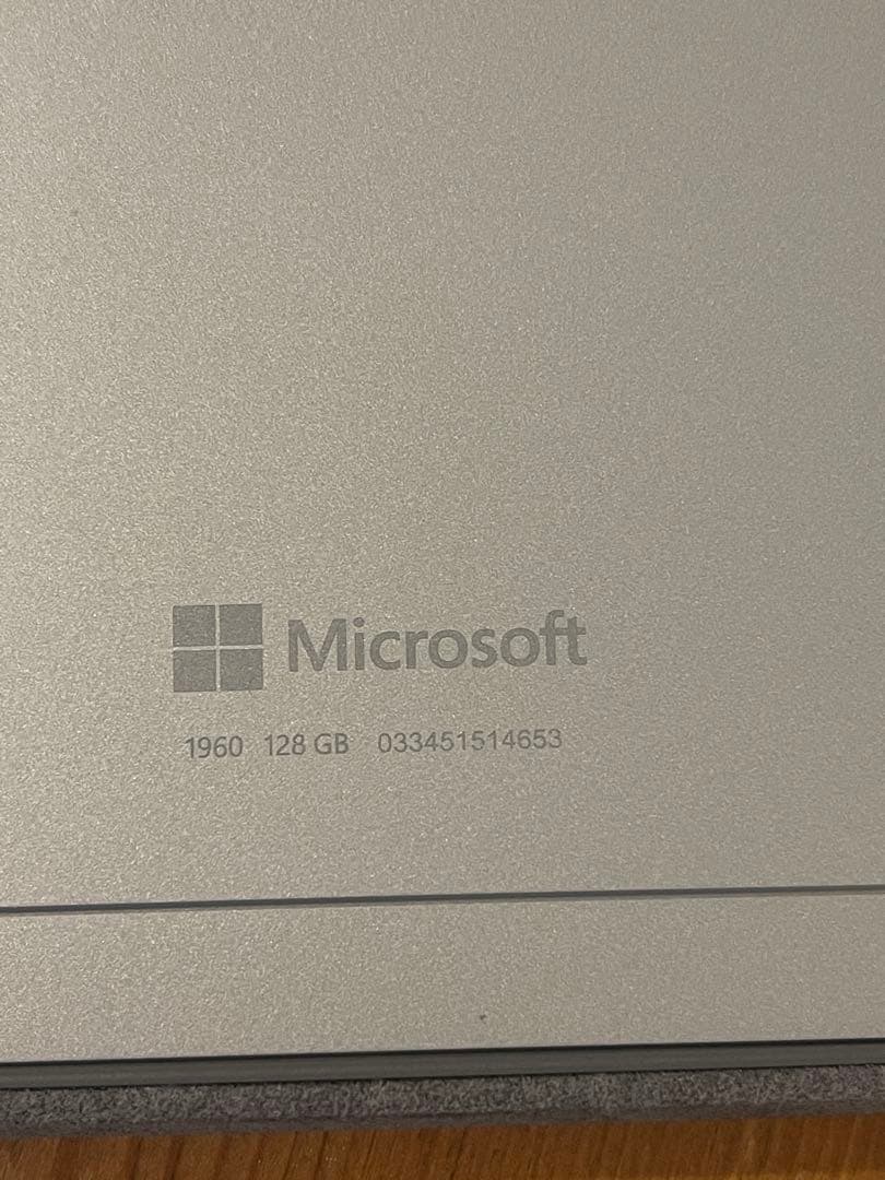 surface pro7+/ i3/8/128 ケースあり