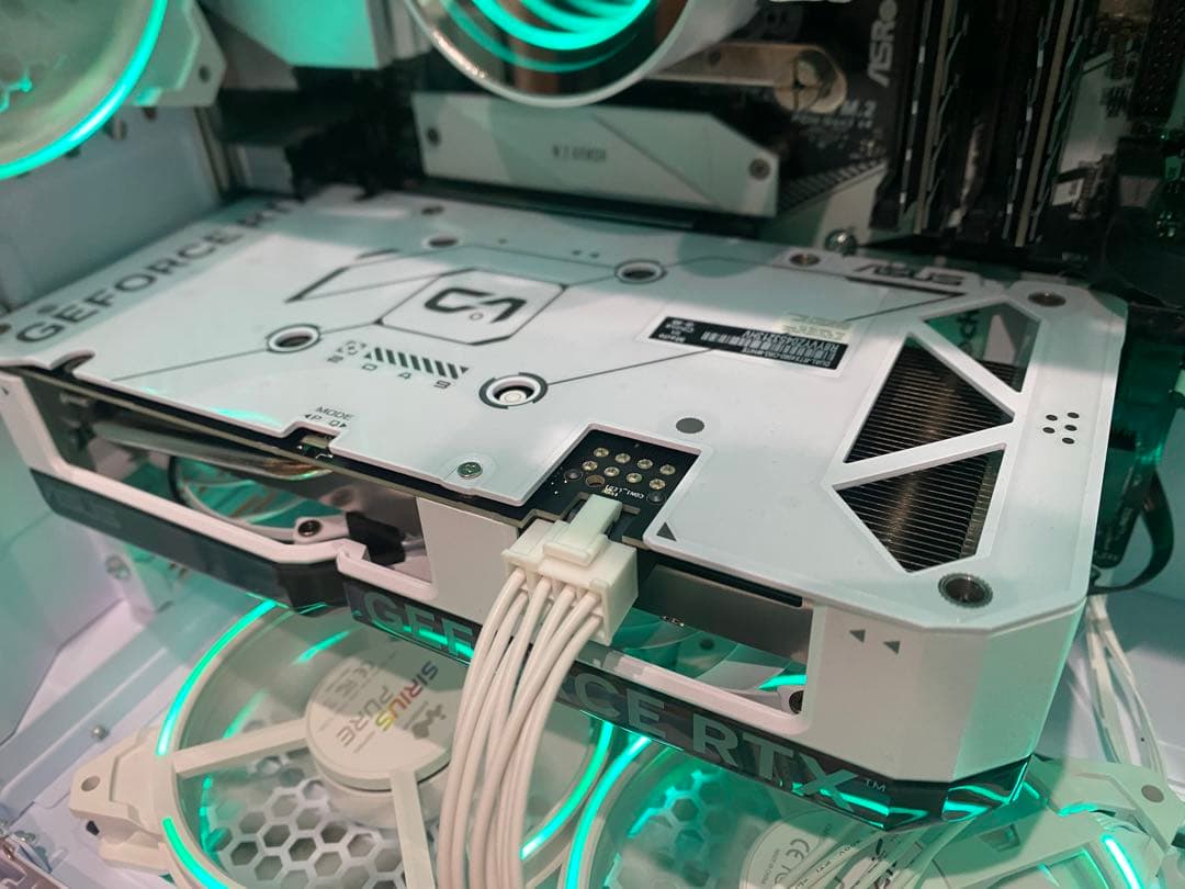 志村幸三  ASUS GeForce RTX4060 グラボ