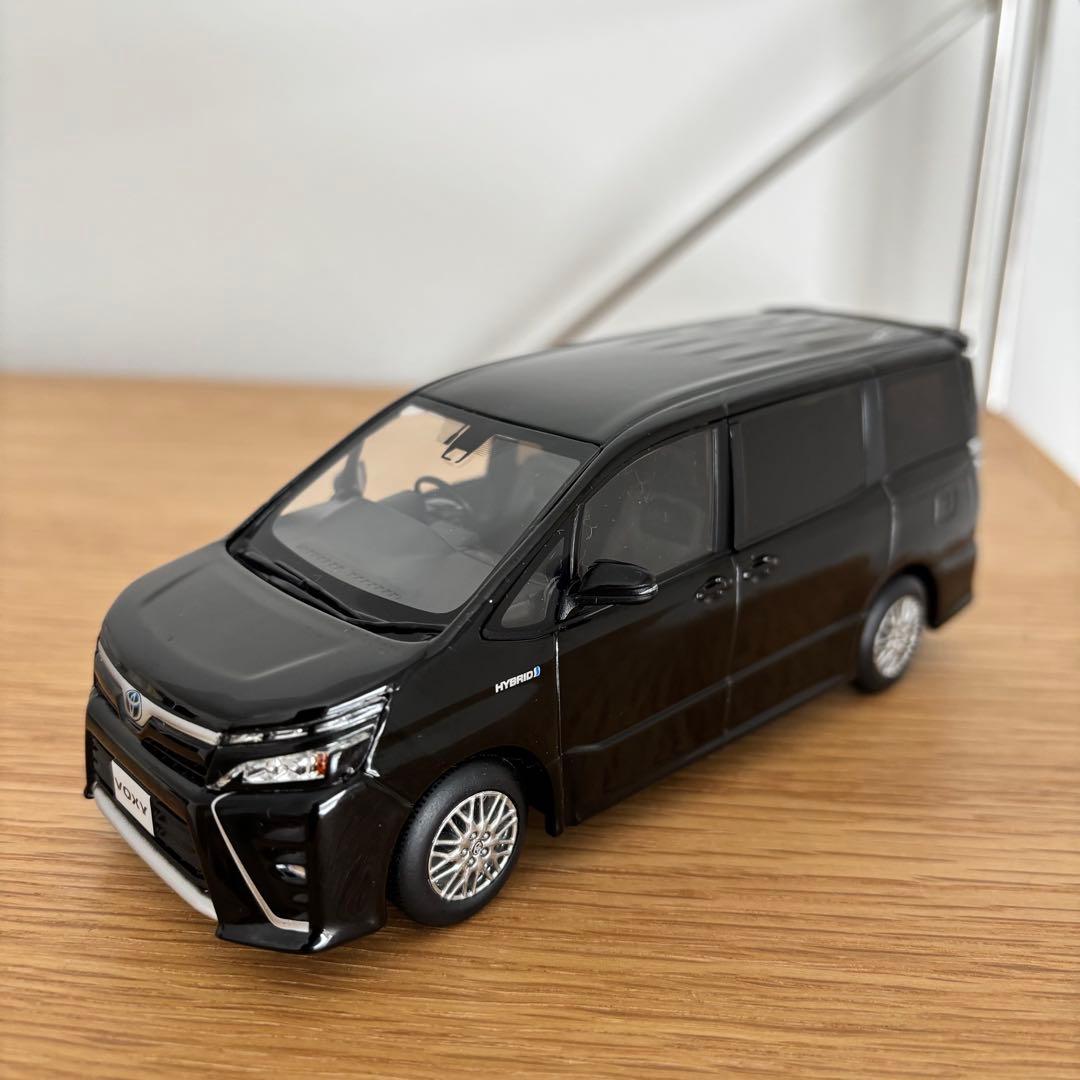 2227 トヨタ ヴォクシー VOXY ミニカー カラーサンプル ブラック