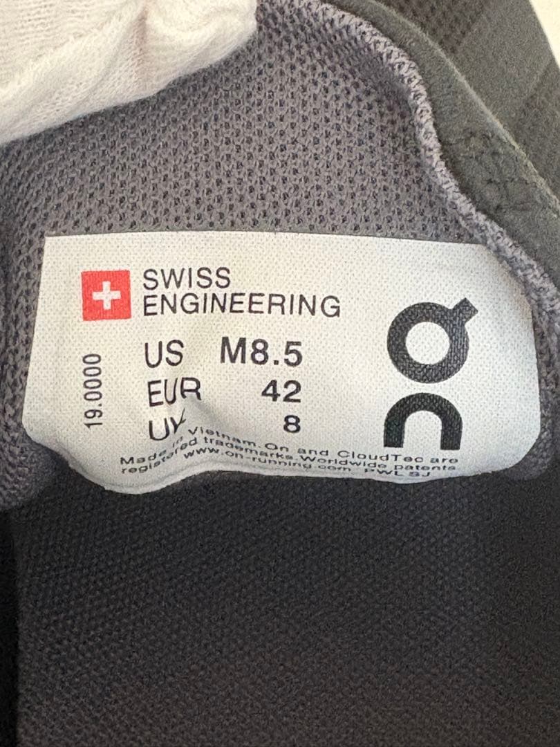 靴 On Cloud Black | White 26.5cm