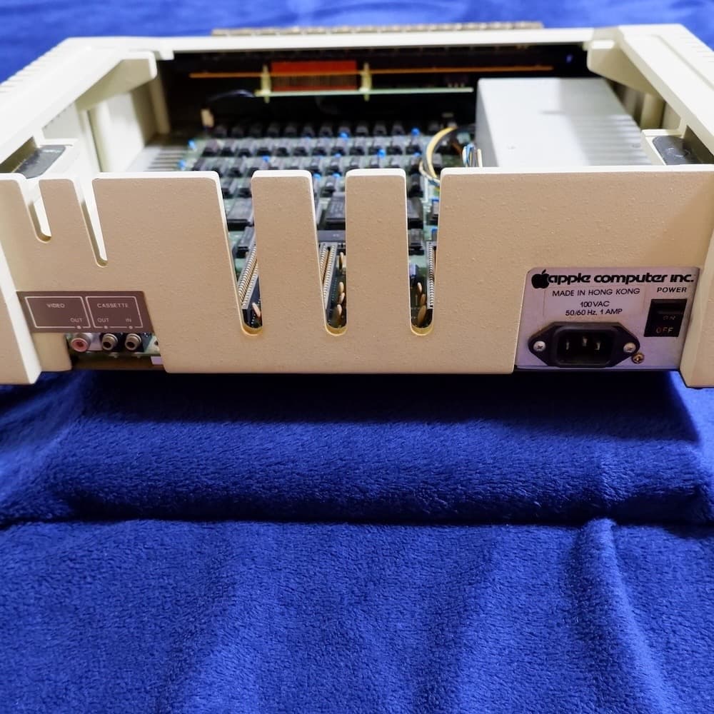 s*w様 AppleⅡ J-Plus、DiskⅡ、日本語マニュアル、FD各種 他