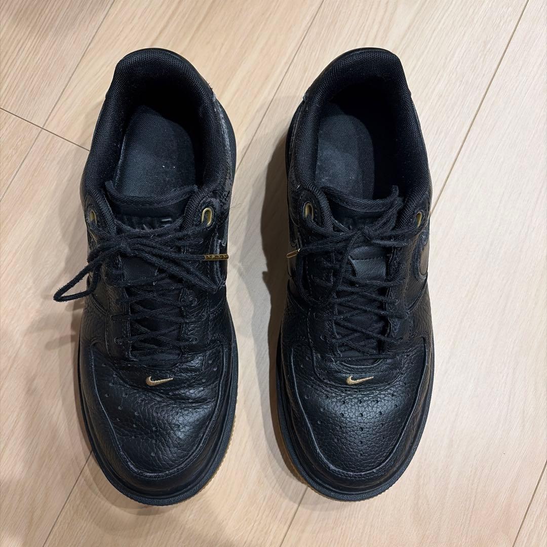 靴 NIKE AIR FORCE 1 LUXE 26.5cm