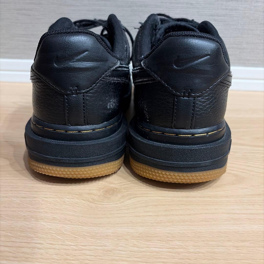 靴 NIKE AIR FORCE 1 LUXE 26.5cm