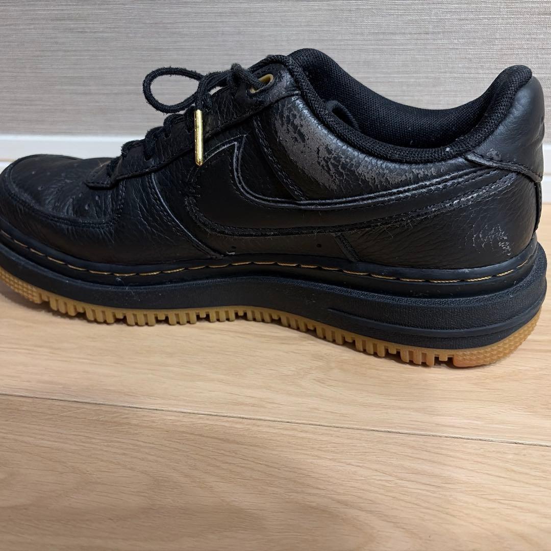 靴 NIKE AIR FORCE 1 LUXE 26.5cm