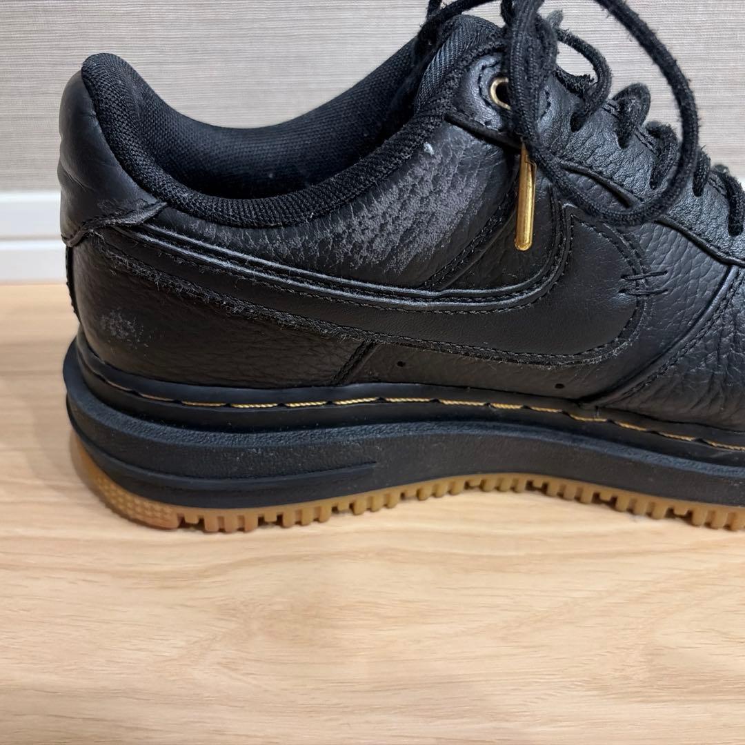 靴 NIKE AIR FORCE 1 LUXE 26.5cm