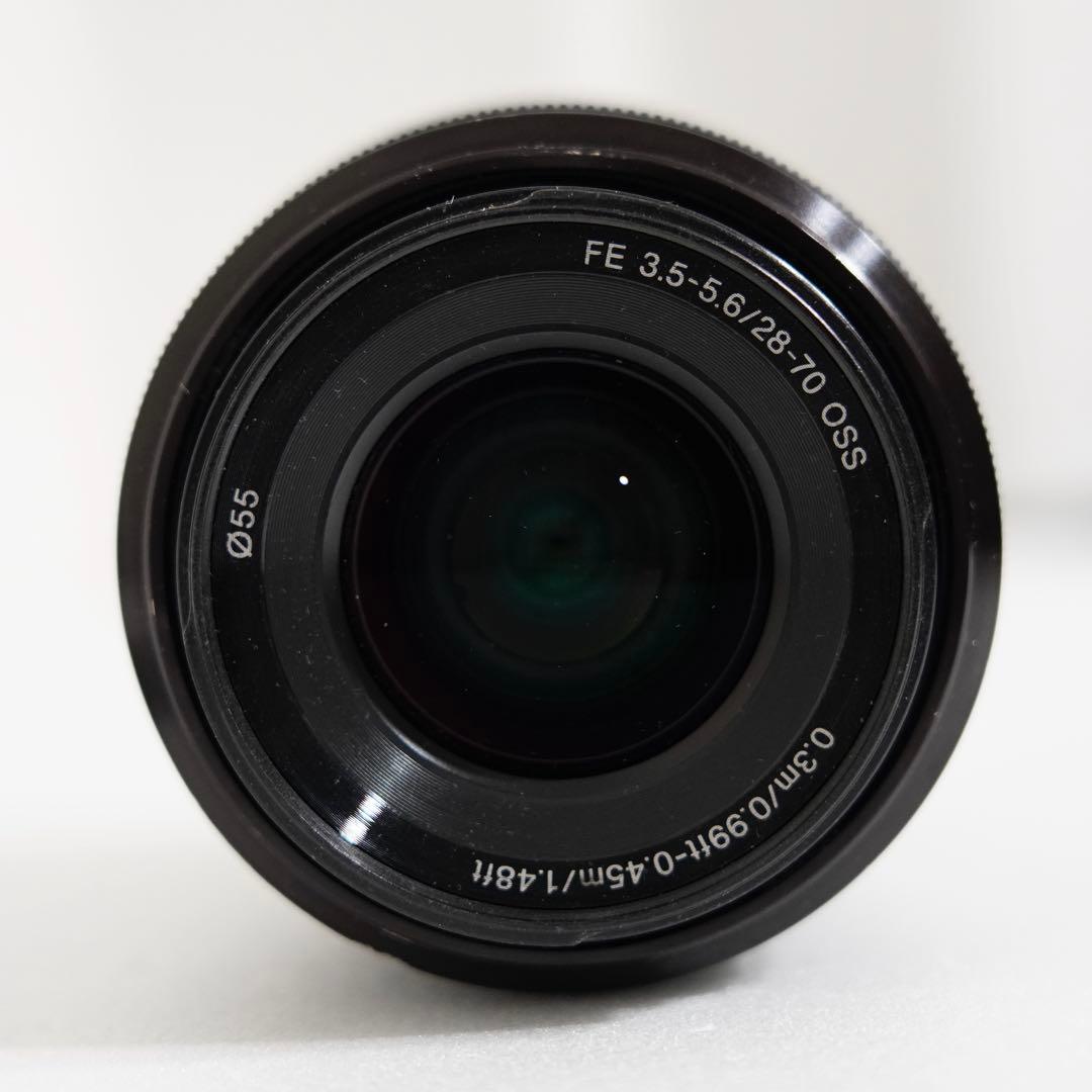 SONY FE28-70mm F3.5-5.6 ND、マクロフィルター付き