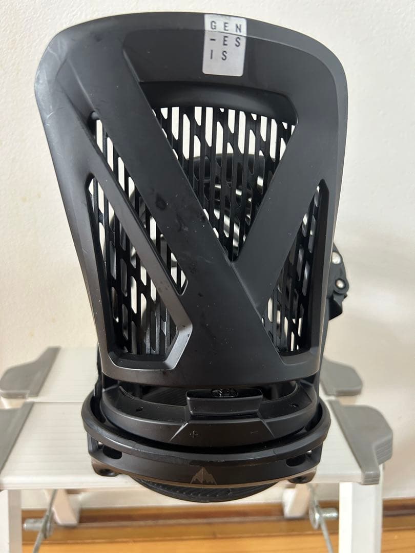 バートン(2024）スノーボード バインディング ジェネシス EST サイズM