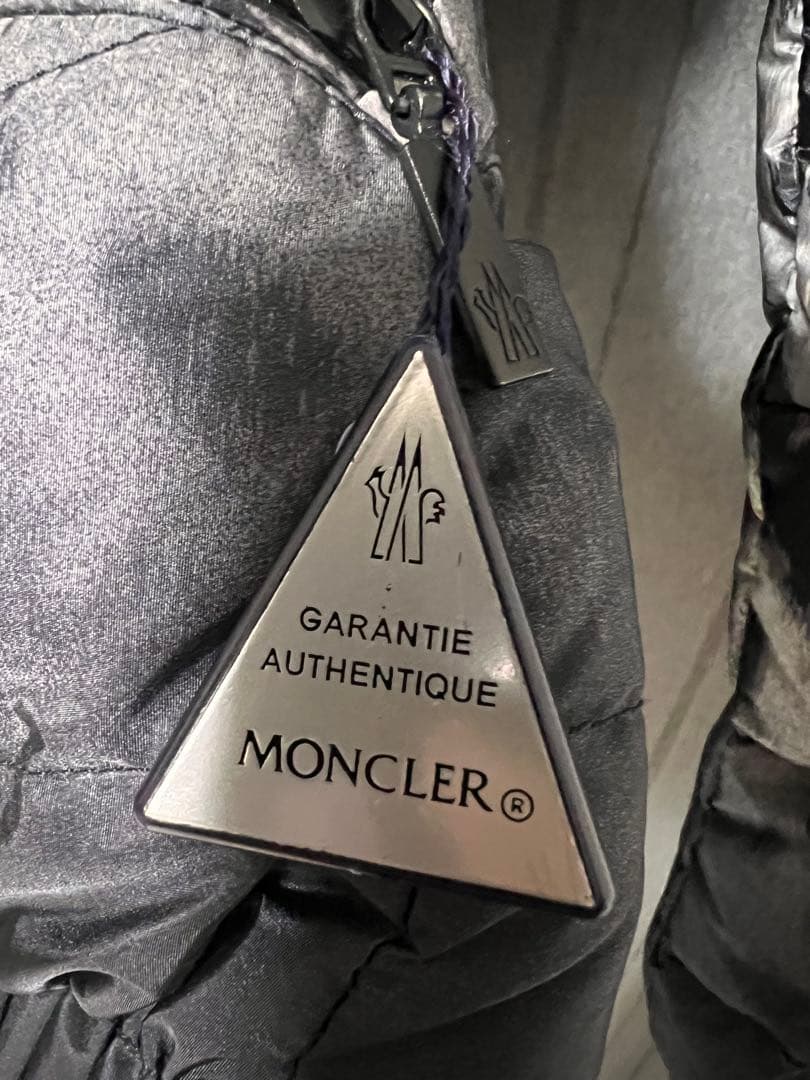 Moncler ヒョウ柄 フード付きダウンジャケット - メルカリ