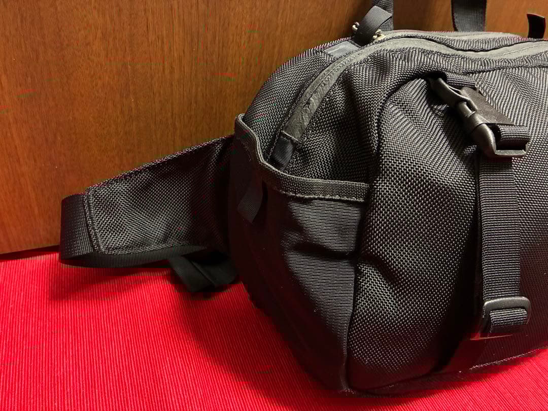 パタゴニア スーパーベガ Super Vega 黒 ボディバッグ 48495 - メルカリ