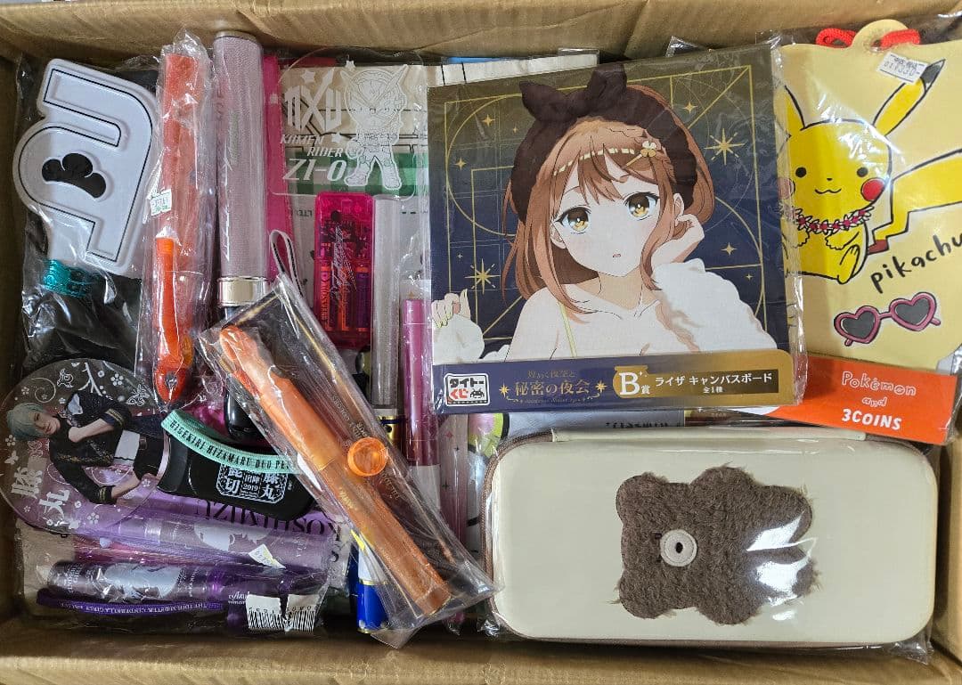 アニメグッズなど 140サイズ ノンジャンル 大量 まとめ売り 約700点