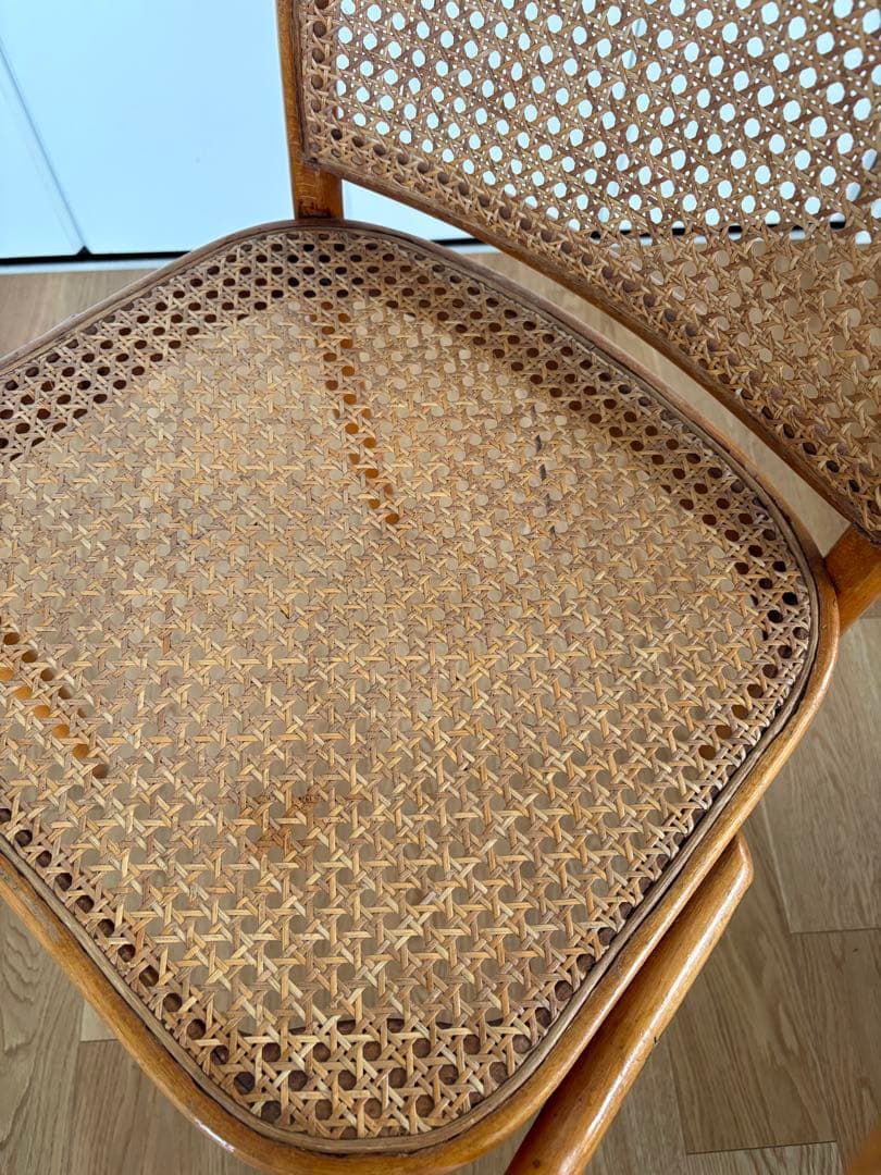 ゲブルーダー・トーネット・ウィーン製 N.811 の椅子