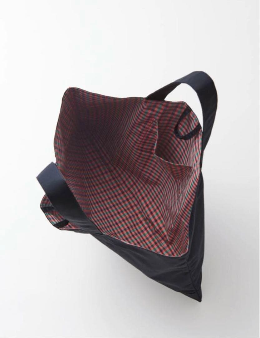 ♡新品未使用♡《ファミリア》おむつポーチ　赤系チェック　バッグ