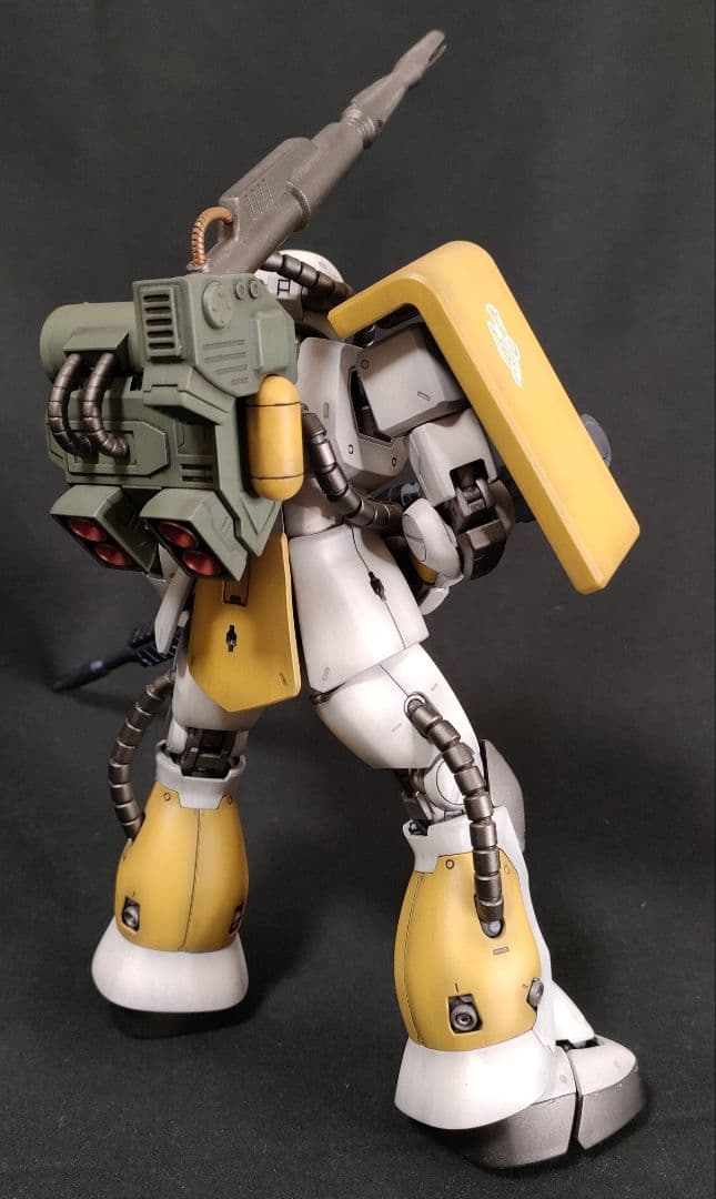 ガンプラ 塗装済完成品 MG MS-06F ザク Ver.2 ビーム兵器試験型