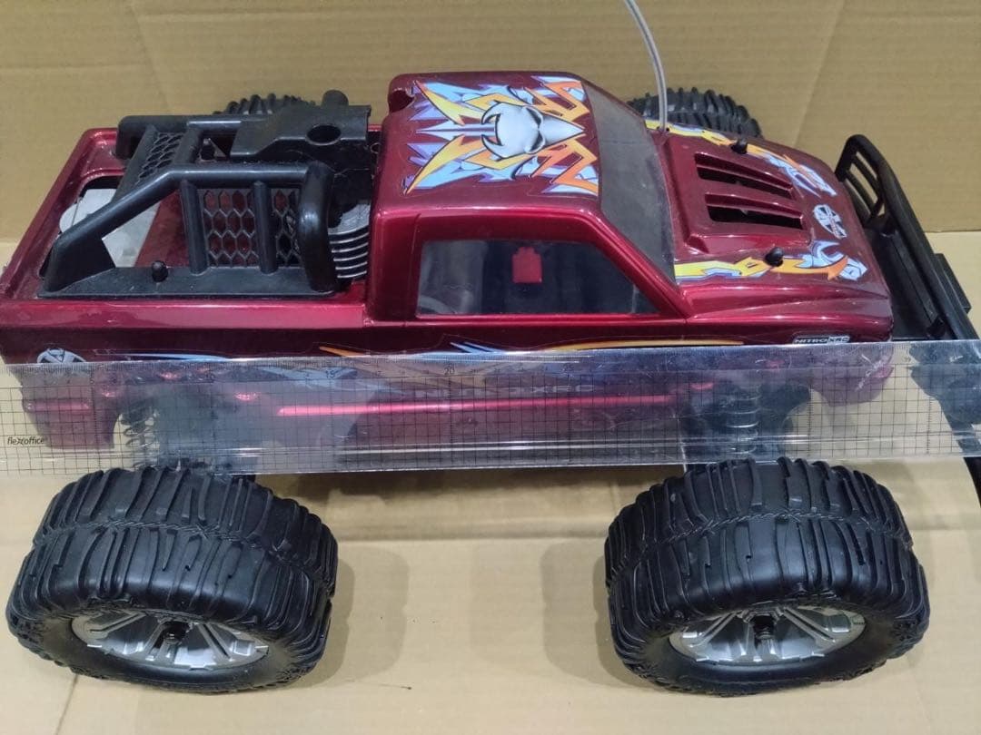 エンジンラジコンカー ＊説明文読んでください