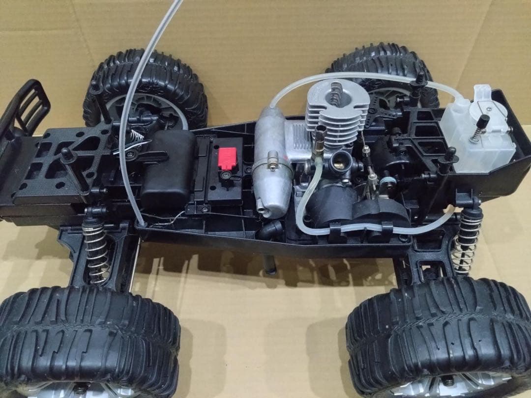 エンジンラジコンカー ＊説明文読んでください