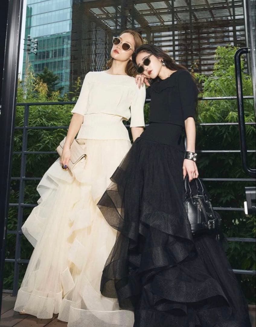 ANDREA&Co. AUBREY ボリュームフリルチュールスカート ホワイト - メルカリ