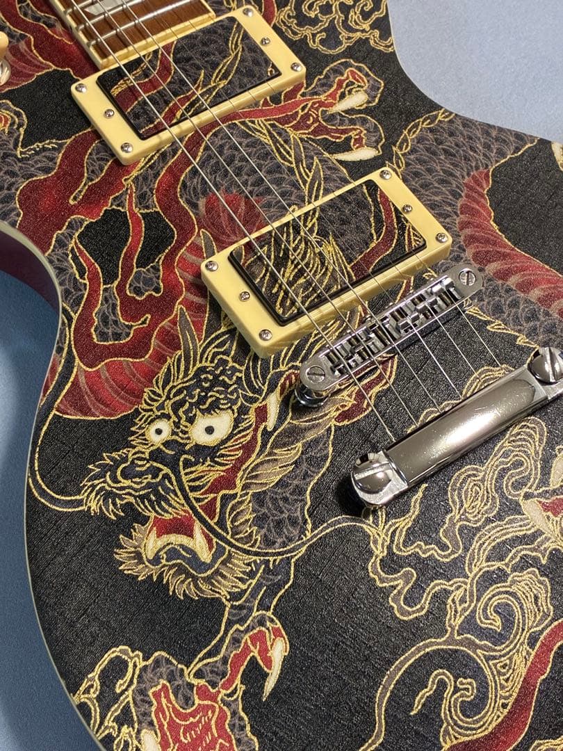 龍柄 レスポールタイプギター