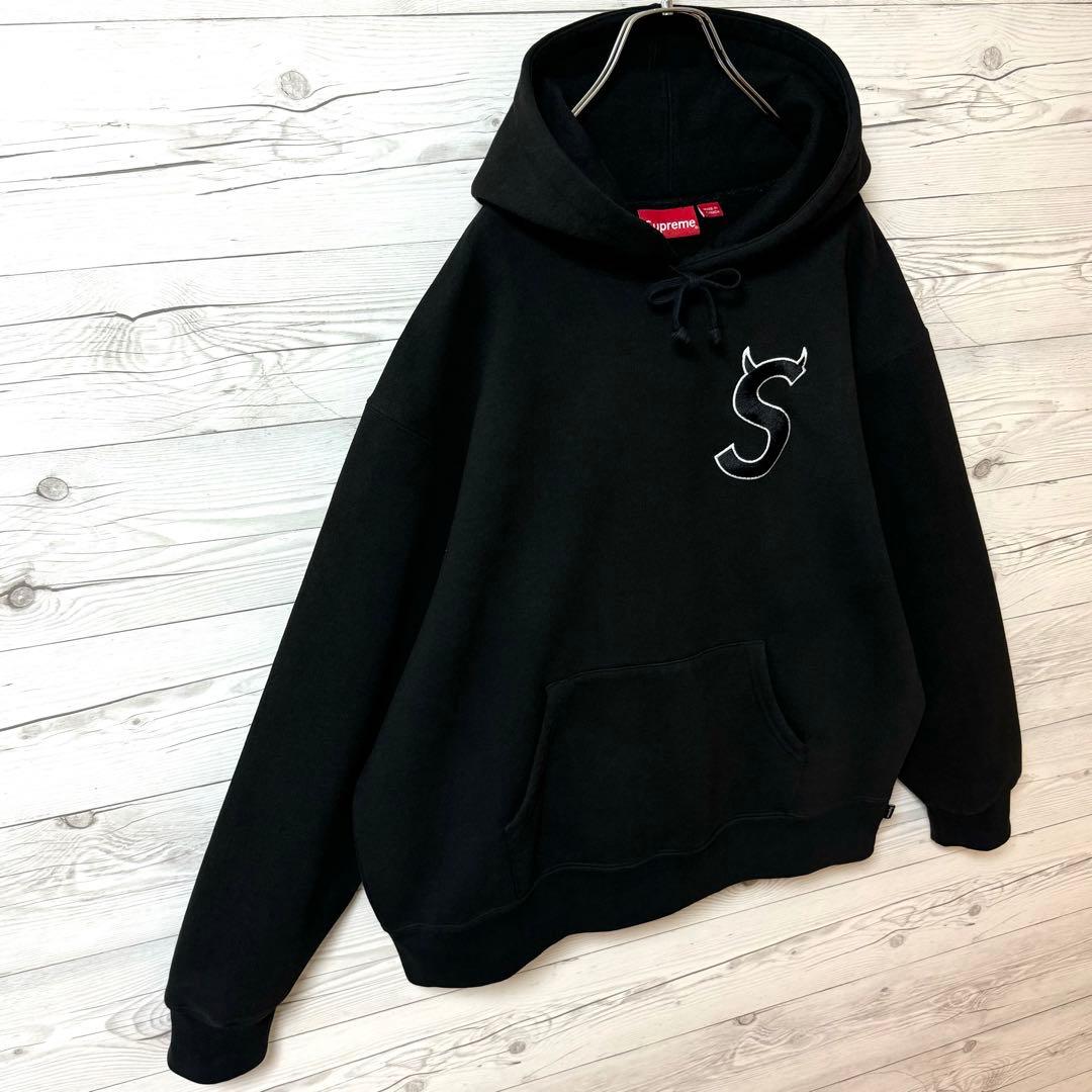 超希少‼︎S logo Sロゴ ツノ‼︎刺繍】シュプリーム パーカー 黒 堀米雄
