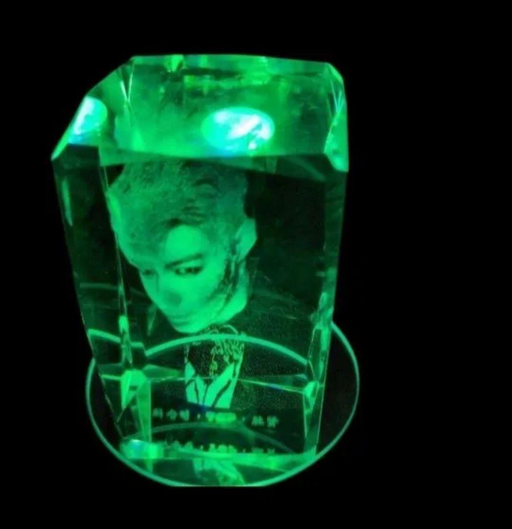 超激レアBIGBANG　G-DRAGON T.O.P　グッズ　LED　3D