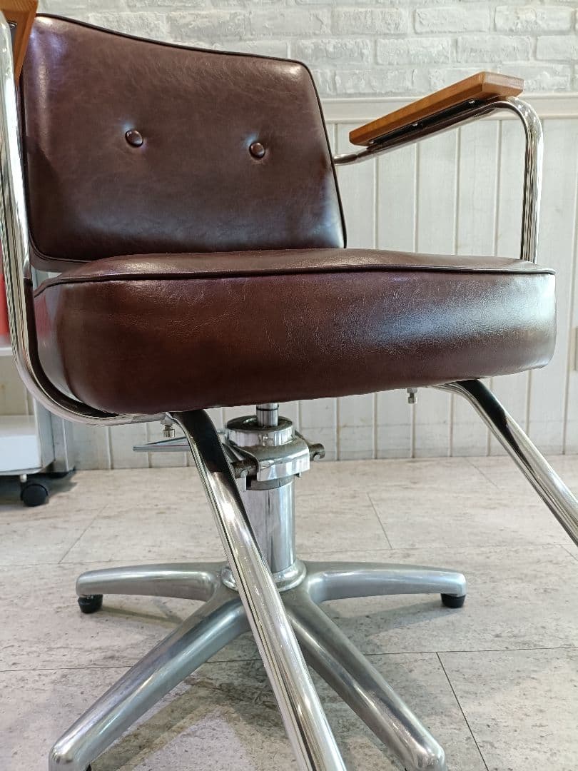 美容室 ビンテージ風ブラウン回転椅子