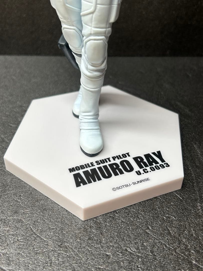ガンダム　一番くじ　アムロ・レイ　フィギュア