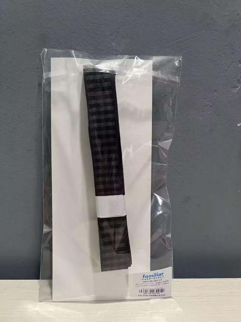 familiar ファミリアチェック柄 黒系 ショルダーストラップ - メルカリ