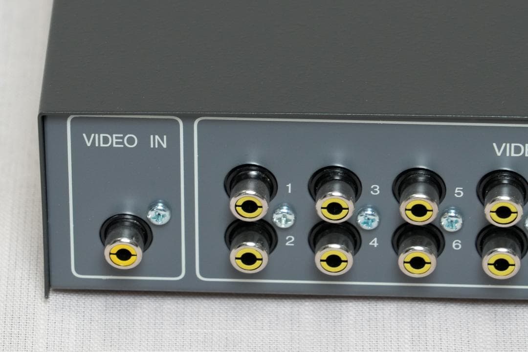 【美品・動作品】映像分配器 DENSOKU DB-116《1in→16out》