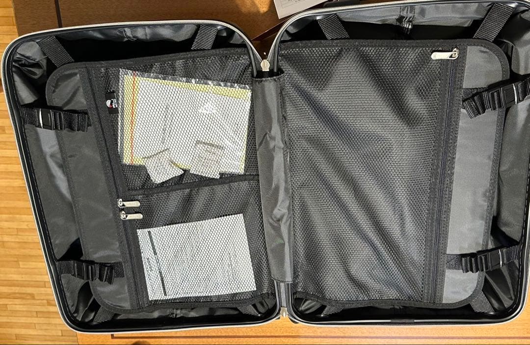 BT21 サイン入りキャリーケース ブラック