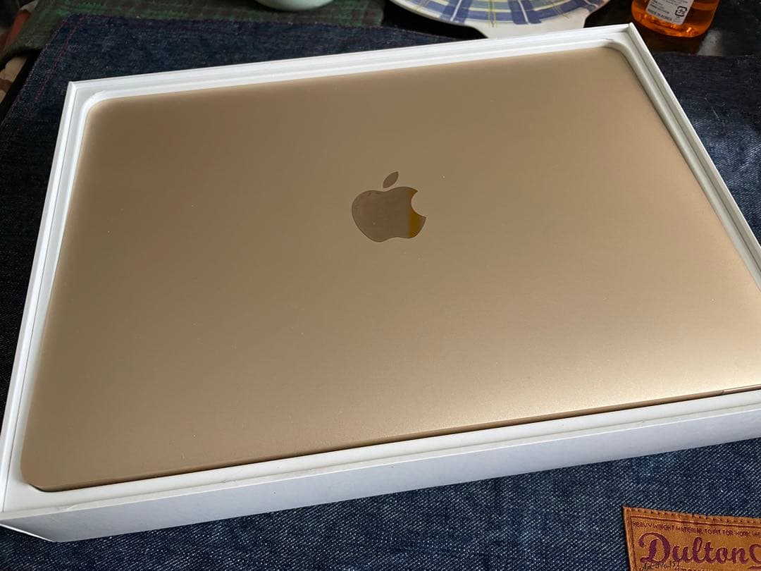 Windowsタブレット本体 MacBook Apple MacBook Air 13.6インチ Liquid Retinaディスプレイ MC6V4J/A