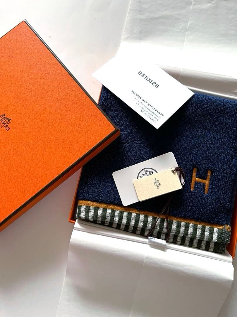 新品＊贈答用にもHERMES エルメス カレ・タオル 《ヴィス・ヴェルサ》ブルー