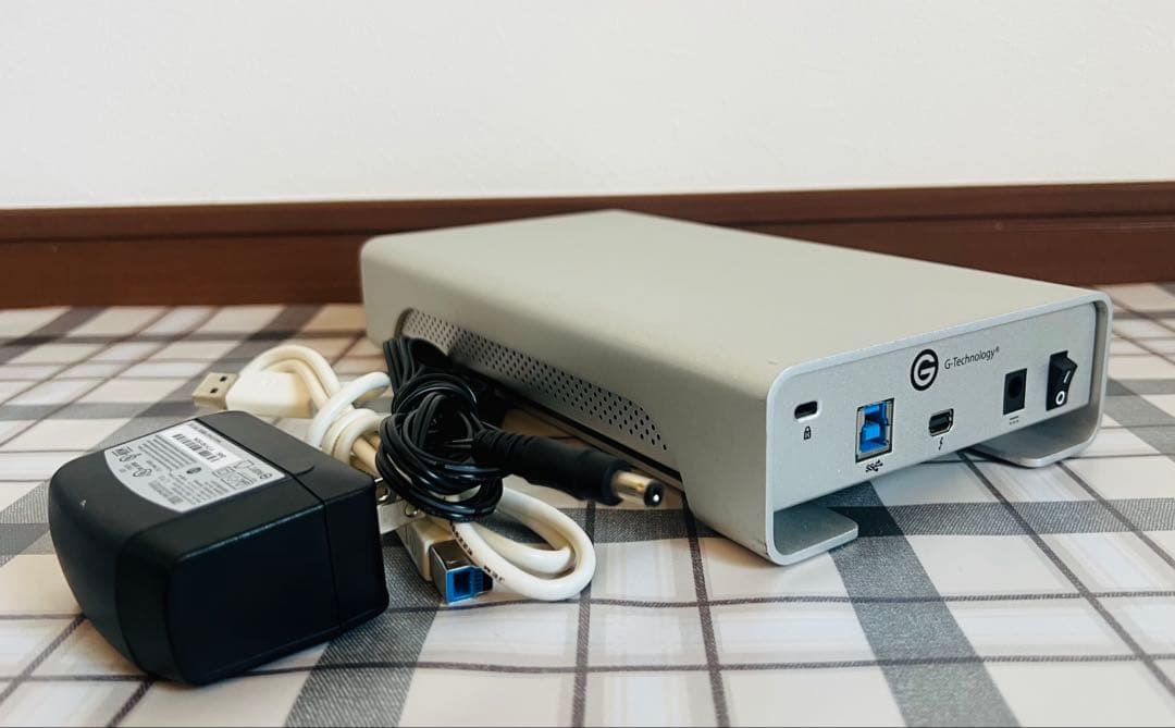 クサカリ だけ4TB ハードドライブ/ThunderboltおよびUSB3.0 クサカリ だけ4TB ハードドライブ/ThunderboltおよびUSB3.0