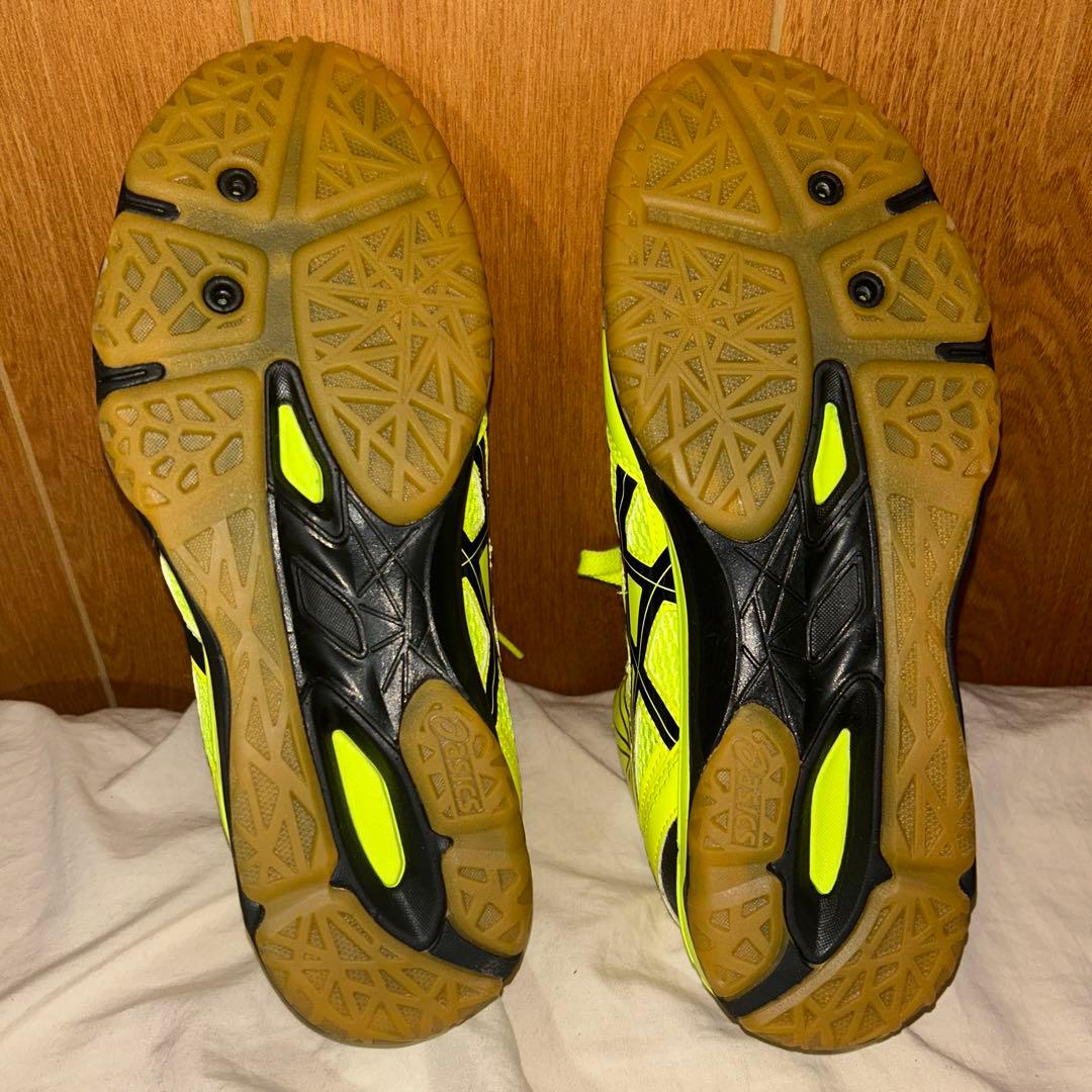 ASICS バレーボールシューズ 蛍光イエロー - メルカリ