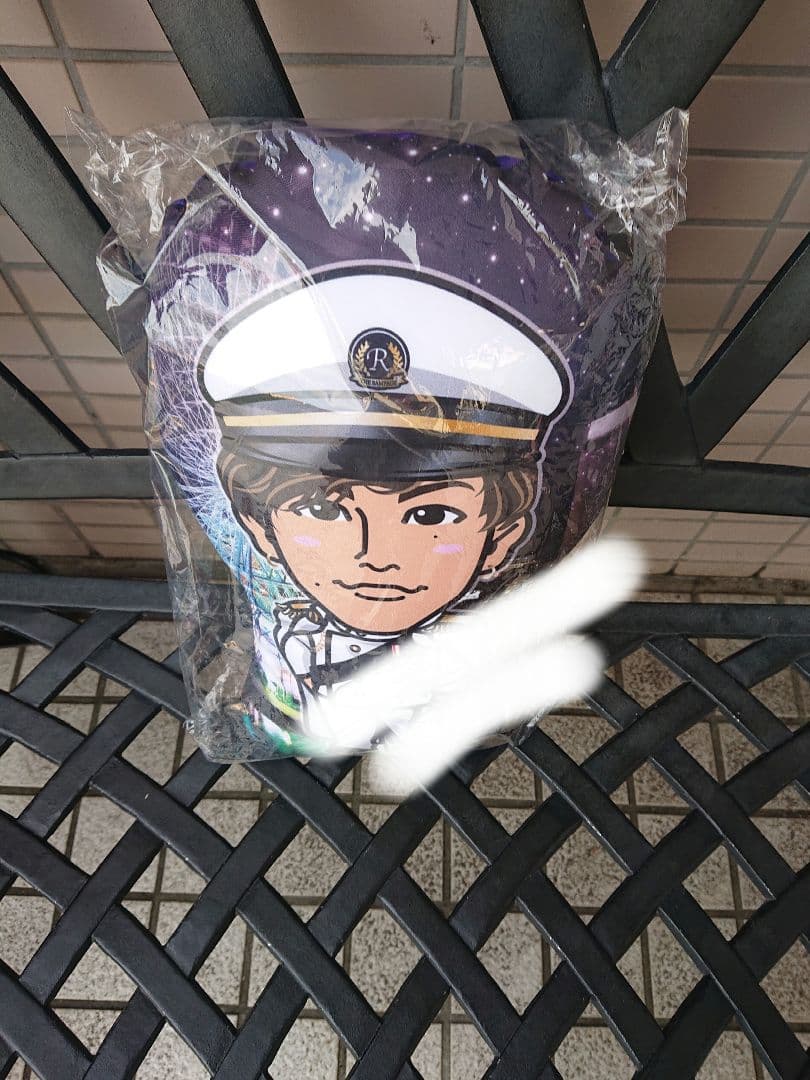 居酒屋えぐざいる 海軍 rampage 直筆サインいり クッション RIKU