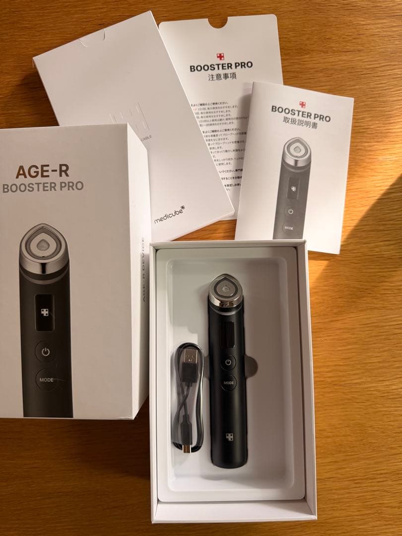 MEDICUBE AGE-R BOOSTER PRO 美顔器 - メルカリ